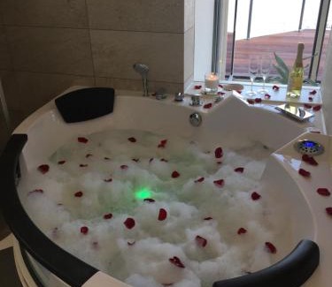 Brake Apartment | Luxuswohnung Pazifik WESER WELLNESS WHIRLPOOL