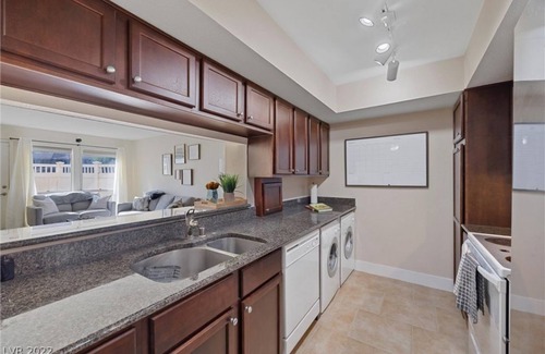 Winchester Condo | LV Get-Away
