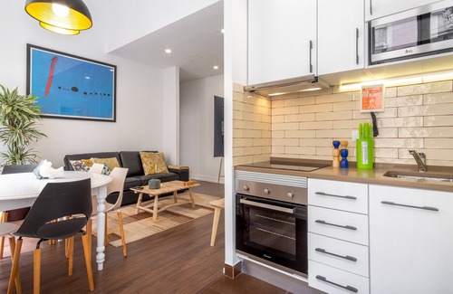Sacramento Apartment | LV Premier Chiado CH9- elevator, balconies, center