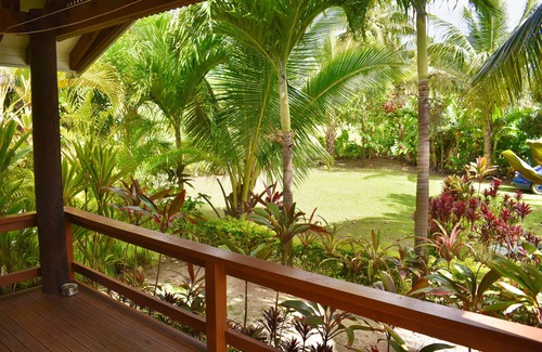 Tapere of Titikaveka House | Lyas Bungalow1 - The best snorkeling across the road