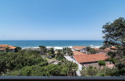 Selection Beach Apartment | Lymegrove Beach Villa's Oyster Suite | Umdloti