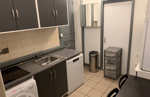Moliere Vauban Apartment | Lyon 6e apartments located 2 minutes from the Halles de Bocuse and La Pardieu.