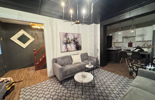Virden House | Lyons Manor Rest & Relax, Golf Hockey Curl & Shop Newly Renovated CharacterHome