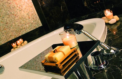 Victoria Borg Hotel | Mövenpick Ambassador Hotel Accra