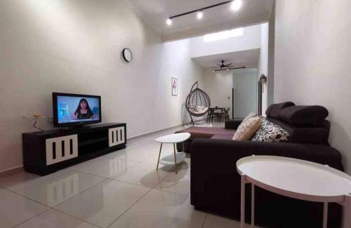 Muar House | M Guest House
