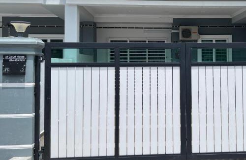 Muar House | M Guest House