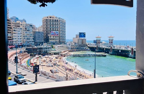 Sidi Jabir Apartment | Ma Maison, Luxury 3-bedroom apartment with Sea View on Stanley bridge Alexandria