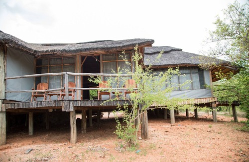 Idodi Cabin | Mabata Makali Lodge & Campsite