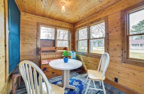 Mackinaw City Cottage | Mackinaw City Getaway - 3 Mi to City Beach!