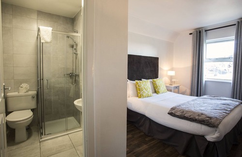 Bundoran House | Maddens Bridge Bar & Guesthouse