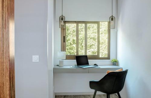 Cayenne Apartment | Madeleine Garden Pool Parking Wifi Netflix