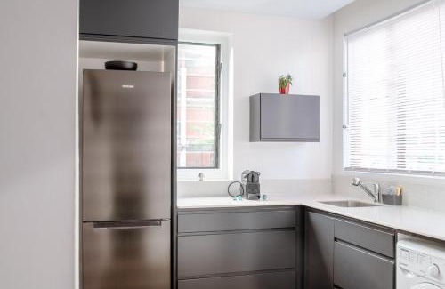 Cayenne Apartment | Madeleine Garden Pool Parking Wifi Netflix