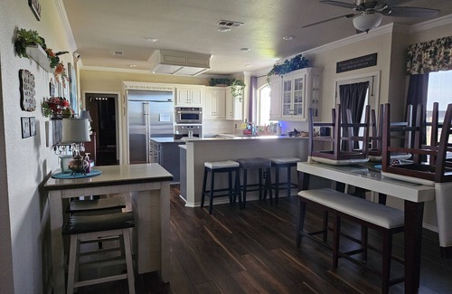 Pilot Point Bed & Breakfast | Madewell Manor- Welcome home to Horse country USA!