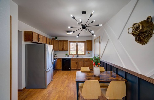 Monona House | Madison Lakefront Oasis in the Heart of Madison - Central, Minutes to Downtown!