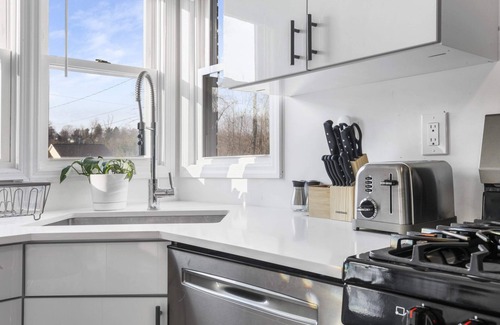 Middletown House | Madison Lodge - Port Jervis, Hudson River