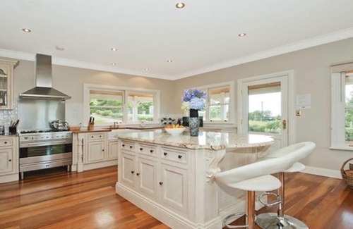 Robertson House | Madison Park, a large Country Retreat