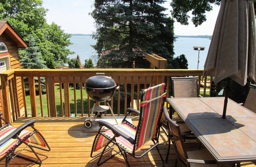 Stoughton Cottage | Madison/Stoughton 3 BR/3 BA Lake Kegonsa Cottage