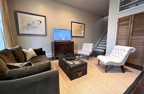 Faubourg Lafayette Bed & Breakfast | Magazine Street Balcony + History & Style