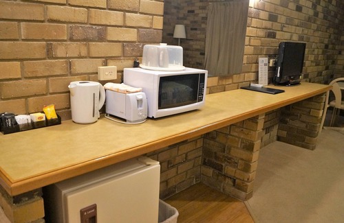 Stawell Hotel | Magdala Motor Lodge & Lakeside Restaurant