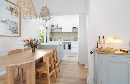 Cessnock Cottage | Maggie’s the Little Black Cottage - In the Heart of the Hunter Valley