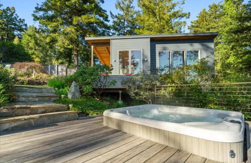 Cazadero House | Magic Madrone - Views Hot tub Forests and River