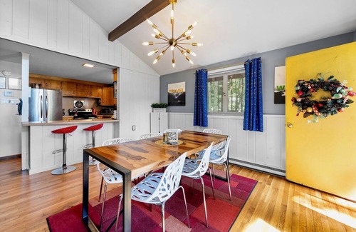 Londonderry Ski Chalet | Magic Mt Getaway < 30m to Stratton, Bromley, Okemo, & Parks!