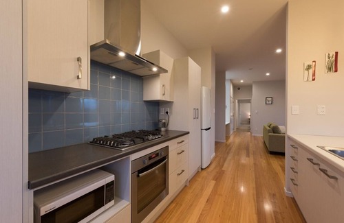 Russell House | Magic Water Views Russell