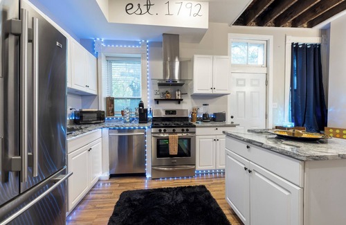 East Market District House | Magical Fairytale Stay in NOLA Historic District