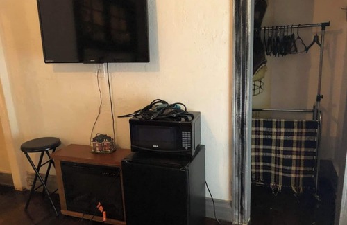 Derrick City House | Magical Mountain House-Pet Friendly