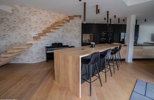 Raedersheim Villa | Magique Villa, Piscine et Jacuzzi House of raeder