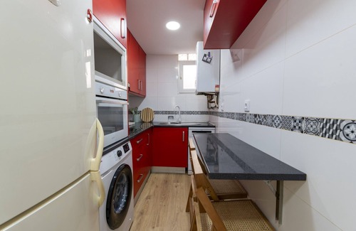 Pueblo Nuevo Apartment | Magnificent 3 Bedroom Flat in Madres Plaza de Mayo - Spacious and Comfortable -Madrid