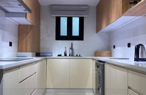 Warraq al Arab Apartment | Magnificent 3Bedroom Suite, Big SMART TV with IPTV