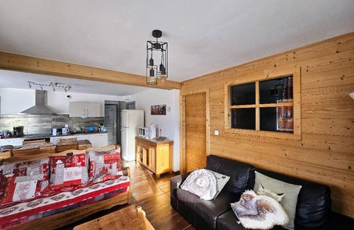 Chapelle-des-Bois Cottage | Magnificent 4-star mountain apartment