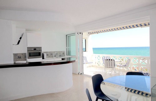 Areias de Sao Joao Apartment | magnificent apartment on the seafront .