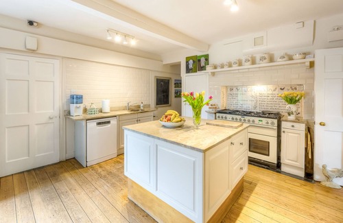 Ford House | Magnificent country house near Goodwood