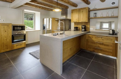 Le Bacon House | Magnificent Gîte between AUBRAC and MARGERIDE