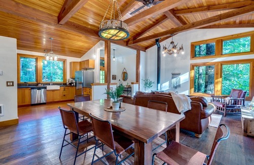 Rhododendron House | Magnificent Mountain Cabin on 5 Acres Next to Creek, Picturesque Outdoor Space, Hot Tub, Ping Pong