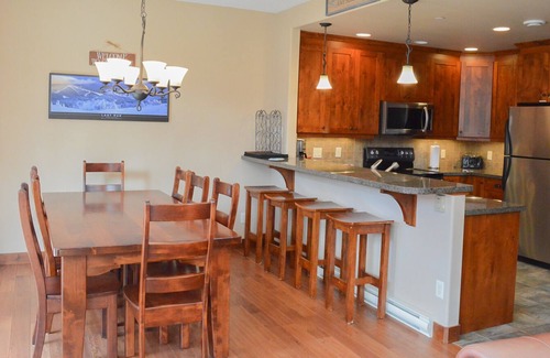 Sun Peaks House | Magnificent Multi Level Townhouse | Ski-in & Ski-out | Private Hot Tub