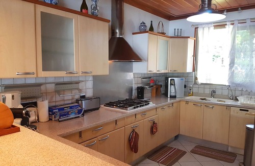 Otumai Villa | Magnificent property with Jacuzzi and private dock
