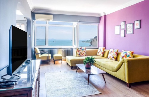 Kabatas Apartment | Magnificent Sea View Flat 5 min to Istiklal Square