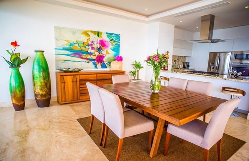 Amapas Apartment | Magnificient Oceanfront Luxury Condo - Beachside & Rooftop Bar & Infinity Pools