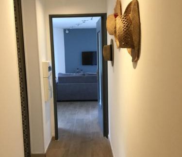 Cannes La Bocca Apartment | Magnifique appartement pied dans l'eau