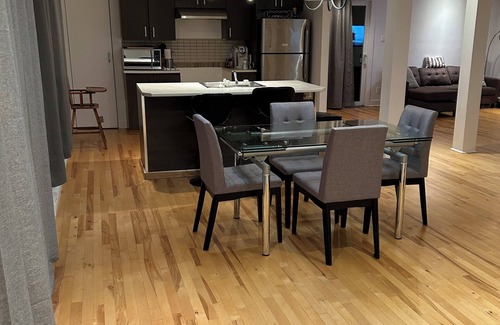 Chateauguay Apartment | Magnifique Condo,air Ouvertes!voiture Electrique Bienvenue!pet Friendly!