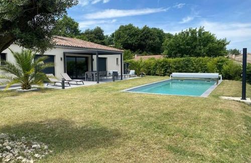 Eurre Villa | Magnifique villa avec piscine, Jacuzzi et Baignoire Balnéo