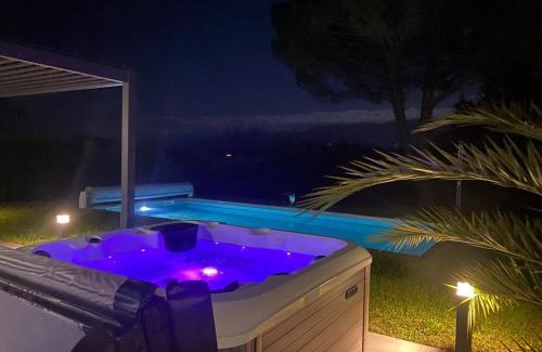 Eurre Villa | Magnifique villa avec piscine, Jacuzzi et Baignoire Balnéo