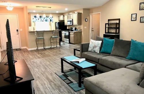Calera House | *Magnolia Cottage* Sleeps 6. Minutes to Casino, Concerts, Lake, College