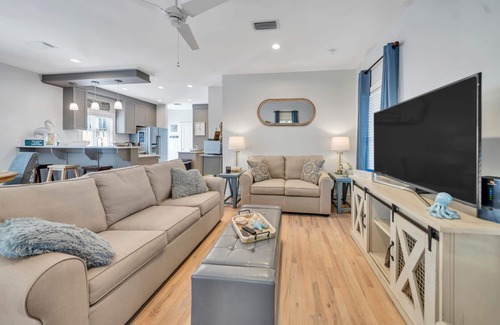 Seacrest House | Magnolia Cottages Flirty Flamingo - Pet Friendly, Pool & Beach Access! 3 Beach Bikes!