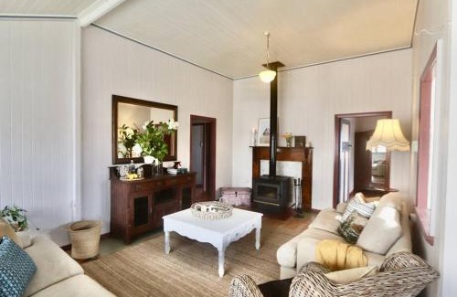 Stanthorpe House | MAGNOLIA HOUSE ON THE CREEK - STANTHORPE