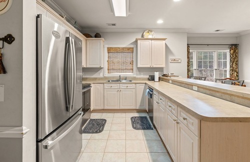 Central Myrtle Beach Condo | Magnolia Pointe 201 2nd floor w/elevator, pool