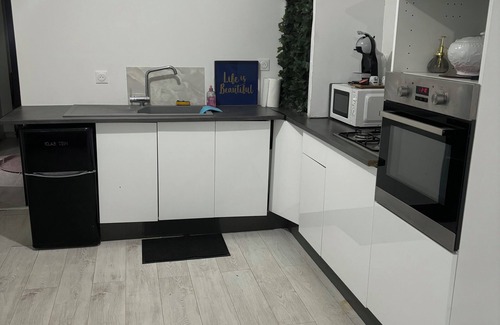 Livry-Gargan Apartment | Magnolia Spa